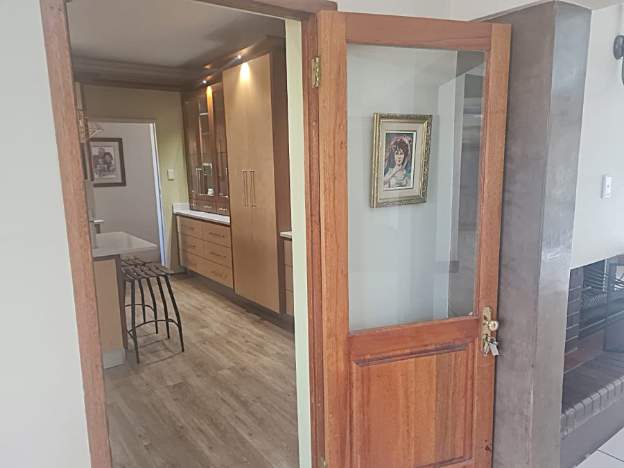 6 Bedroom Property for Sale in Senekal Free State